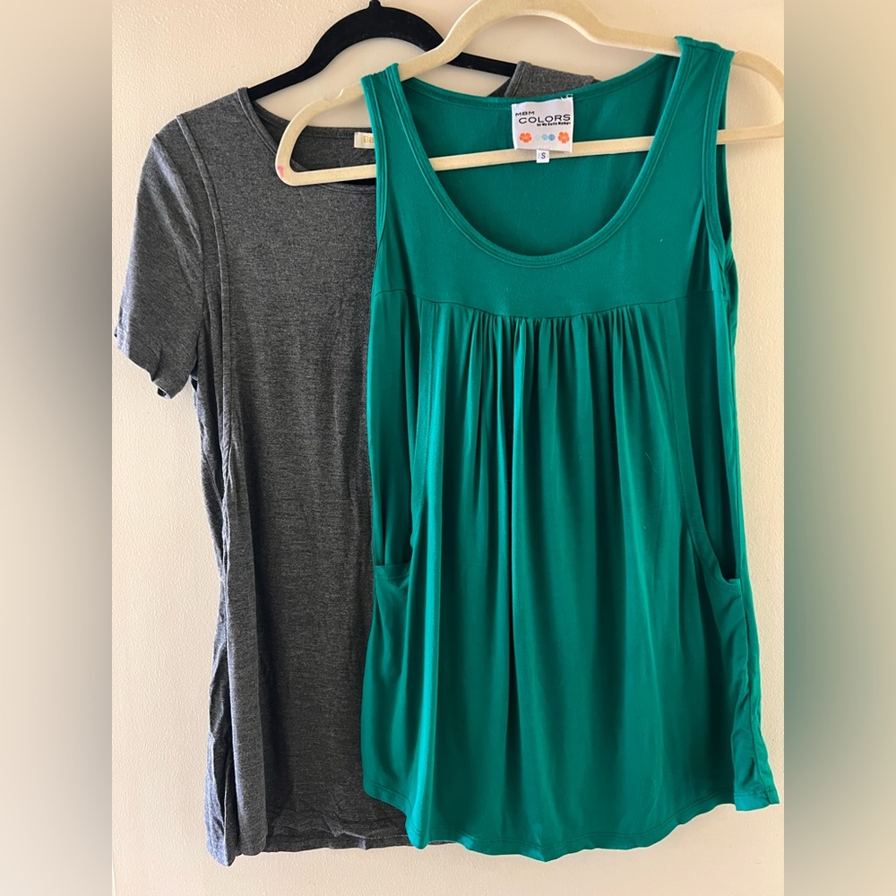 Set of two side access nursing tops